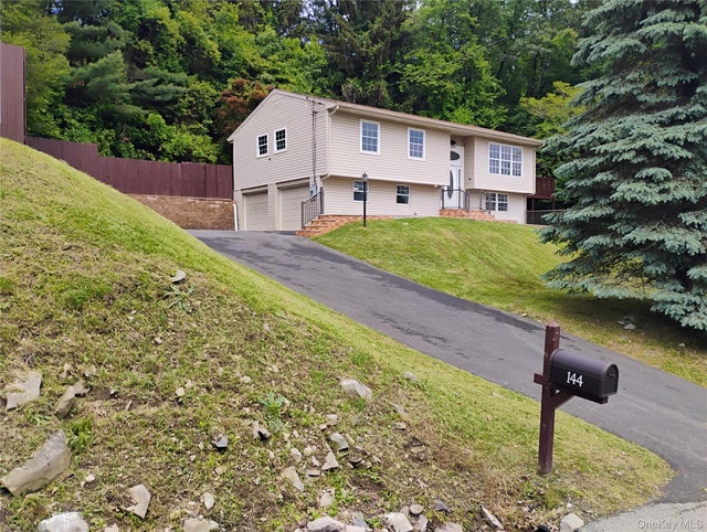 144 Reservoir Road, Marlboro