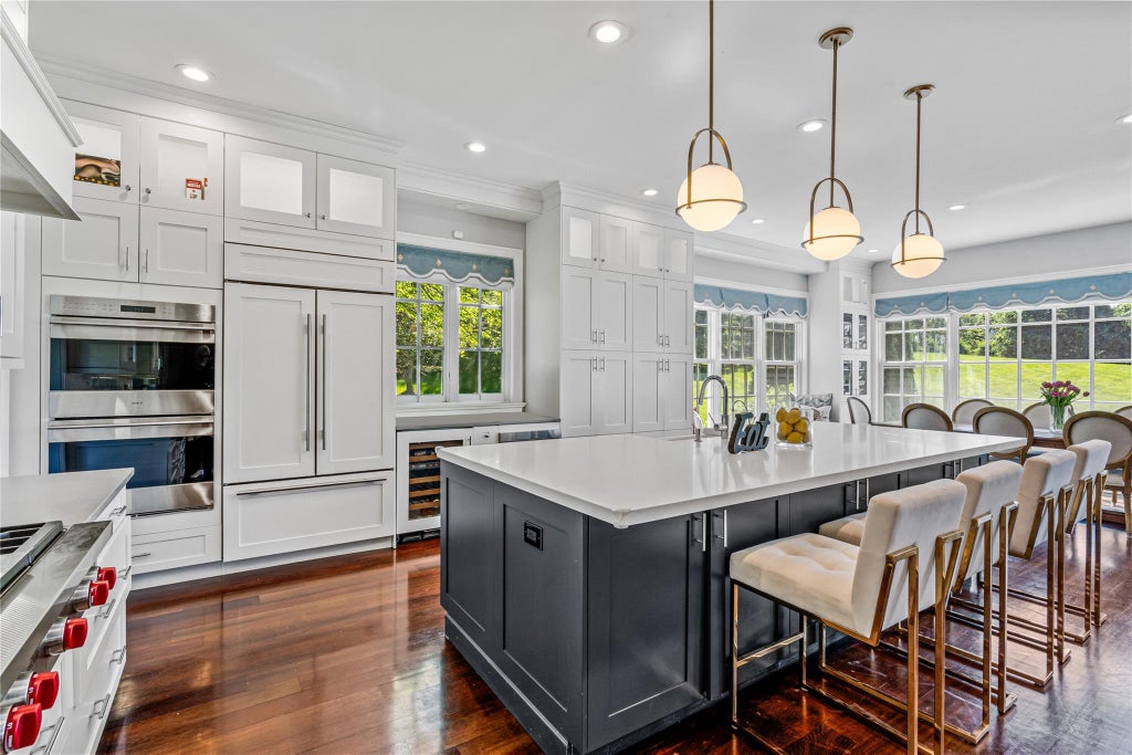 9 of 42 - 55 Westgate Road, Muttontown, NY