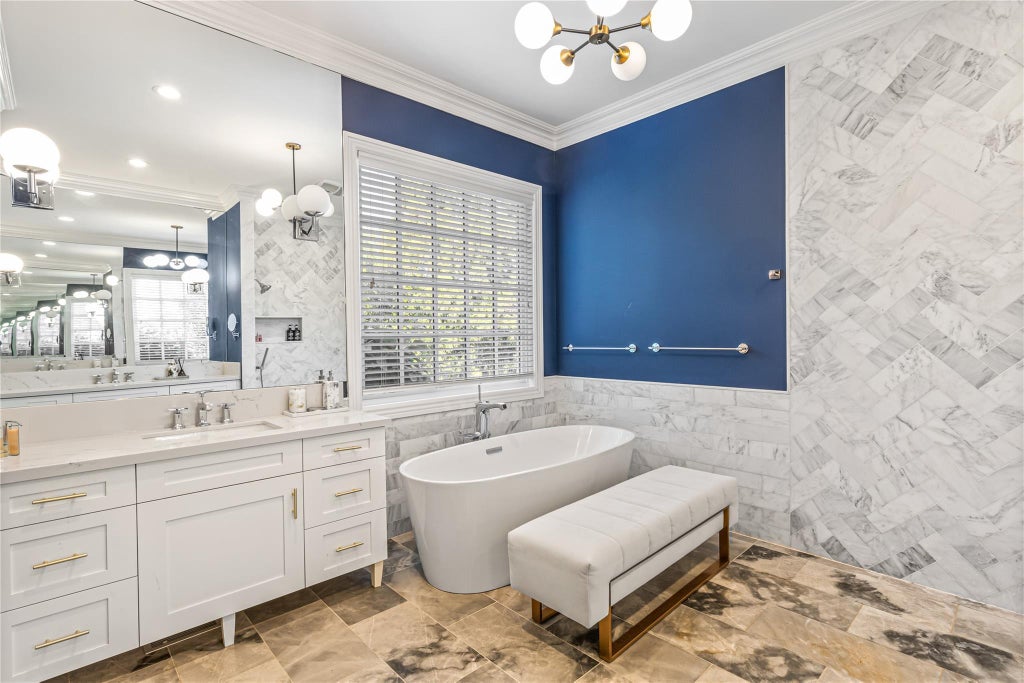 16 of 42 - 55 Westgate Road, Muttontown, NY