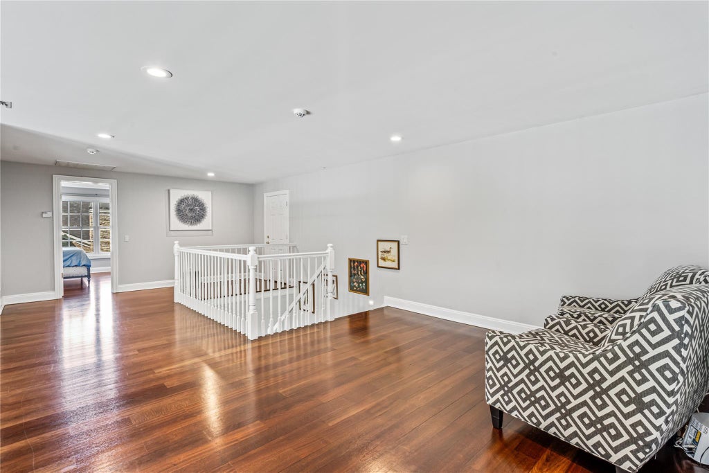 19 of 42 - 55 Westgate Road, Muttontown, NY