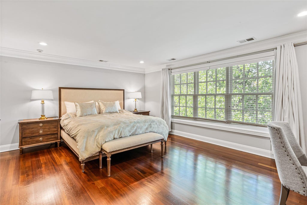 20 of 42 - 55 Westgate Road, Muttontown, NY