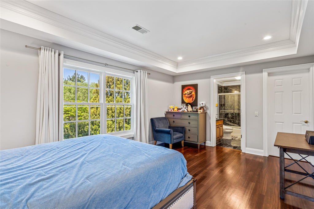 25 of 42 - 55 Westgate Road, Muttontown, NY