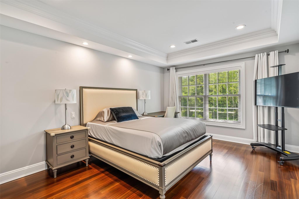 26 of 42 - 55 Westgate Road, Muttontown, NY
