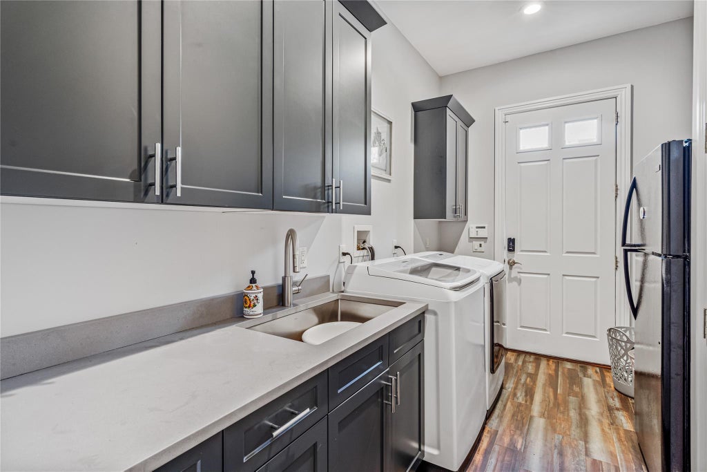 28 of 42 - 55 Westgate Road, Muttontown, NY
