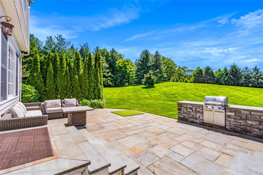 33 of 42 - 55 Westgate Road, Muttontown, NY