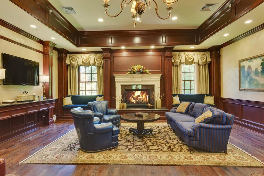 37 of 42 - 55 Westgate Road, Muttontown, NY