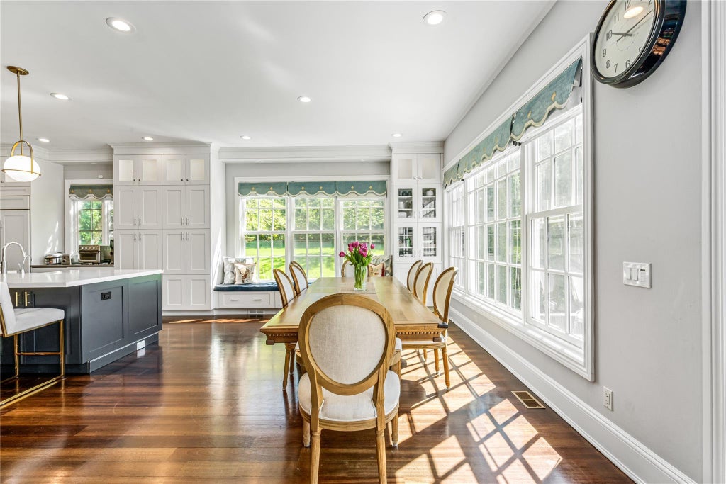 7 of 42 - 55 Westgate Road, Muttontown, NY