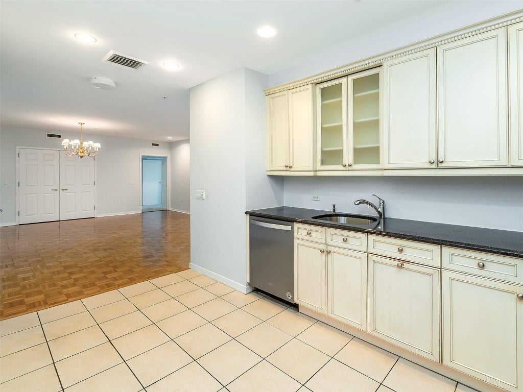 7 of 25 - 100 Harbor View Drive # 515, Port Washington, NY