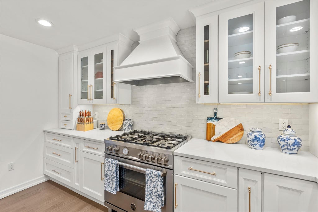 23 of 50 - 205 1st Avenue, Port Jefferson Village, NY