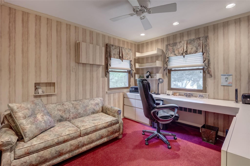 12 of 20 - 113 Stratford, Roslyn Heights, NY