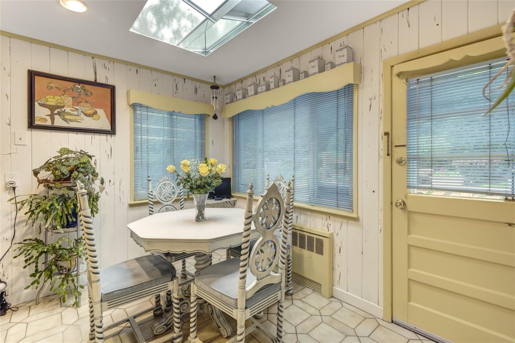 6 of 20 - 113 Stratford, Roslyn Heights, NY