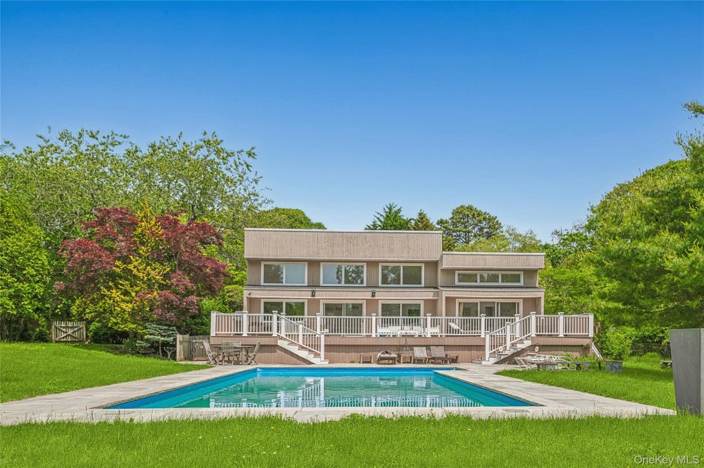 251 Sebonac Road, Southampton