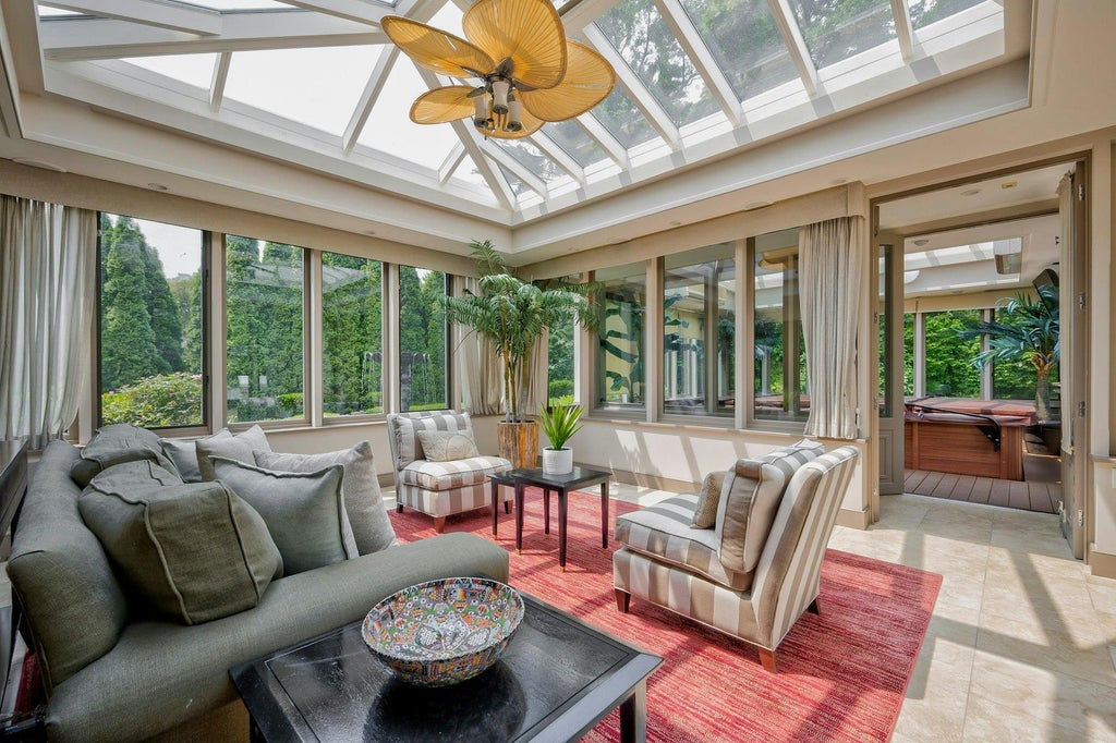 14 of 50 - 4 Aldgate Drive, Manhasset, NY