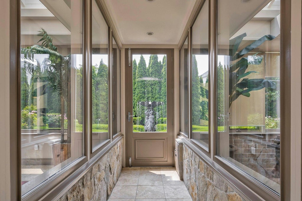 16 of 50 - 4 Aldgate Drive, Manhasset, NY