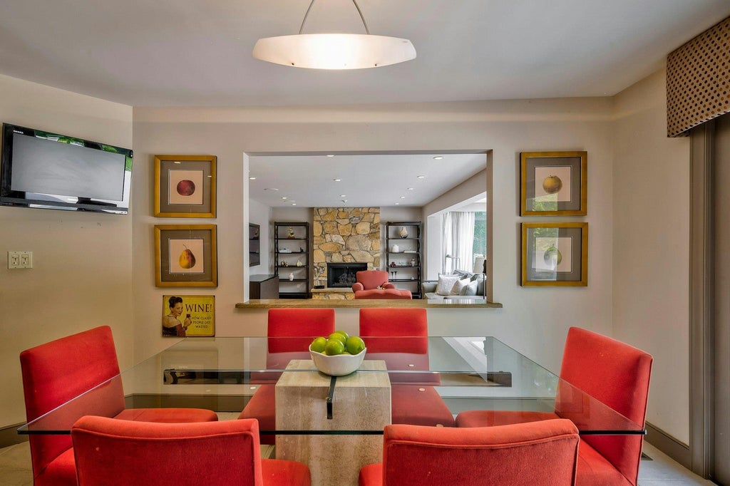 23 of 50 - 4 Aldgate Drive, Manhasset, NY