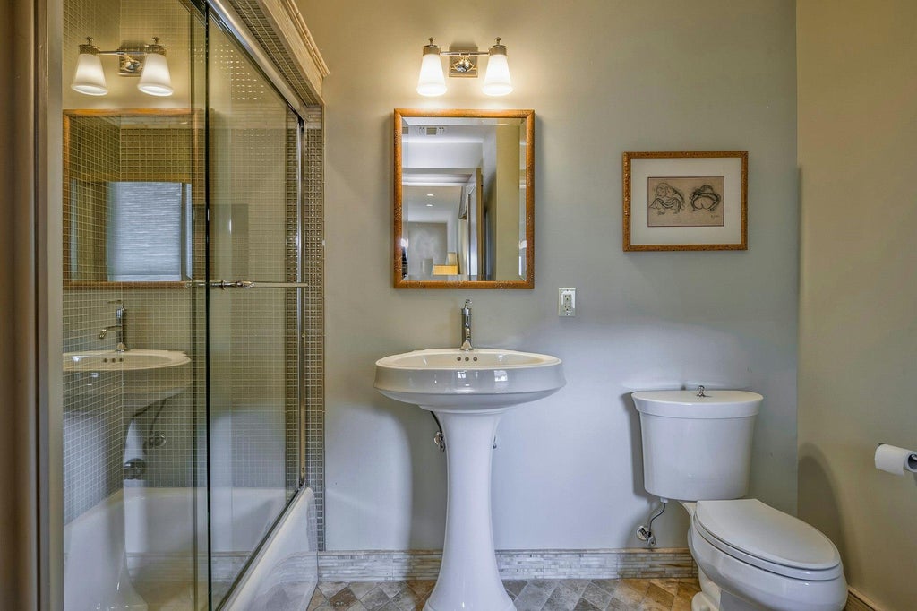 35 of 50 - 4 Aldgate Drive, Manhasset, NY