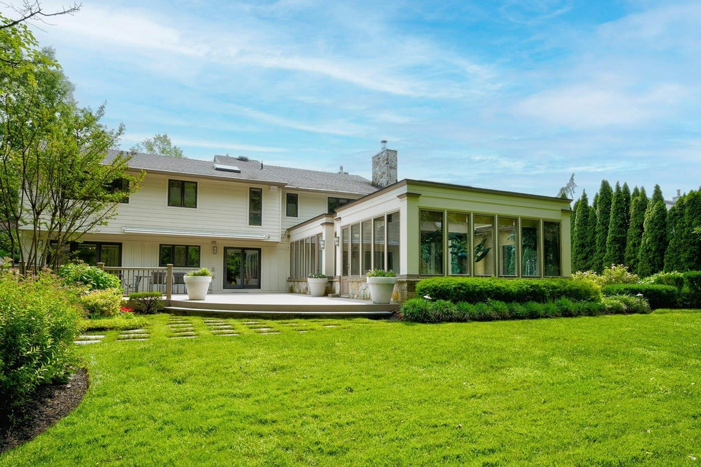 41 of 50 - 4 Aldgate Drive, Manhasset, NY