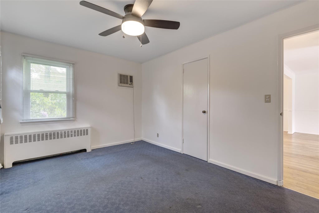 13 of 27 - 29 Newmarket Road, Syosset, NY