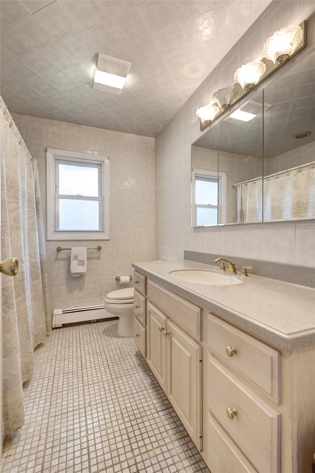 19 of 27 - 29 Newmarket Road, Syosset, NY