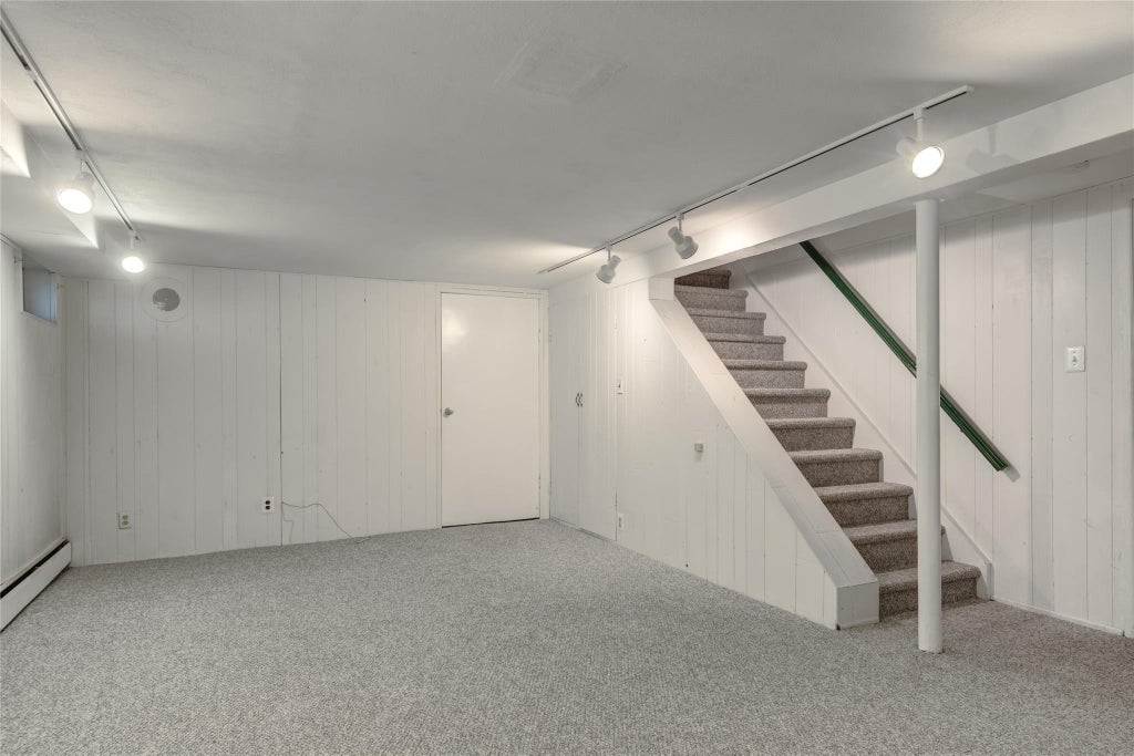 20 of 27 - 29 Newmarket Road, Syosset, NY
