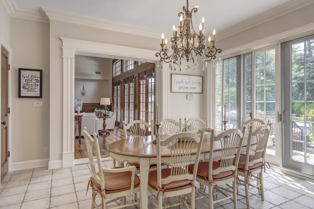 9 of 24 - 220 Elderfields Road, Manhasset, NY
