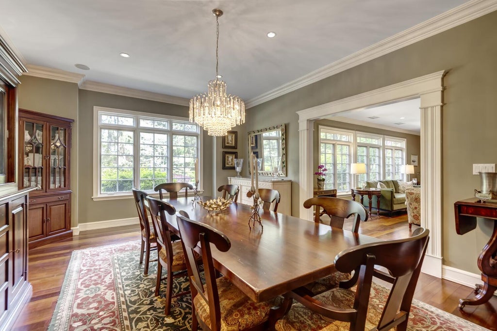 7 of 24 - 220 Elderfields Road, Manhasset, NY