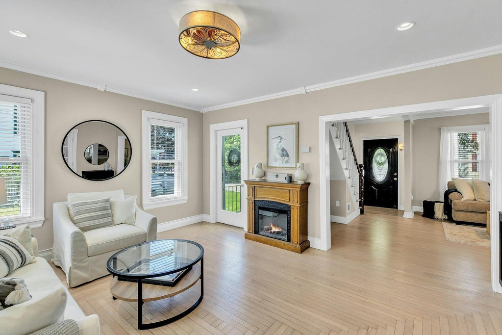 9 of 33 - 312 5th Avenue, Greenport, NY