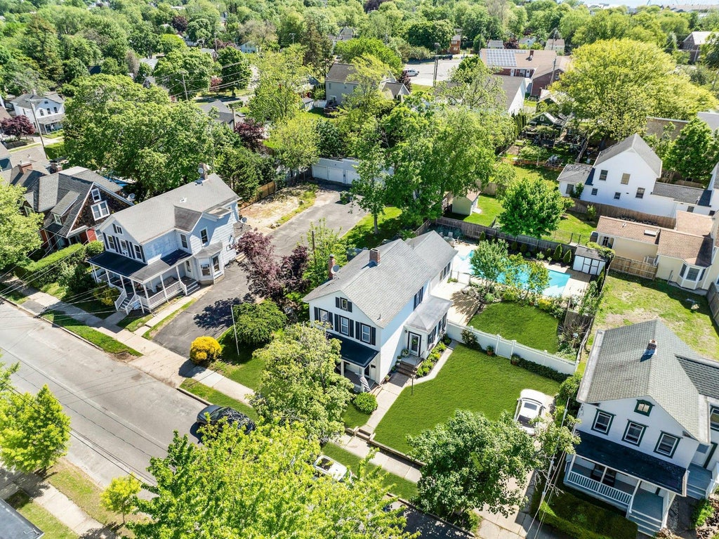 27 of 33 - 312 5th Avenue, Greenport, NY