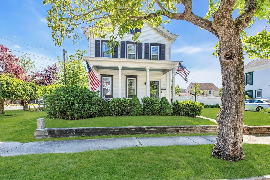 3 of 33 - 312 5th Avenue, Greenport, NY