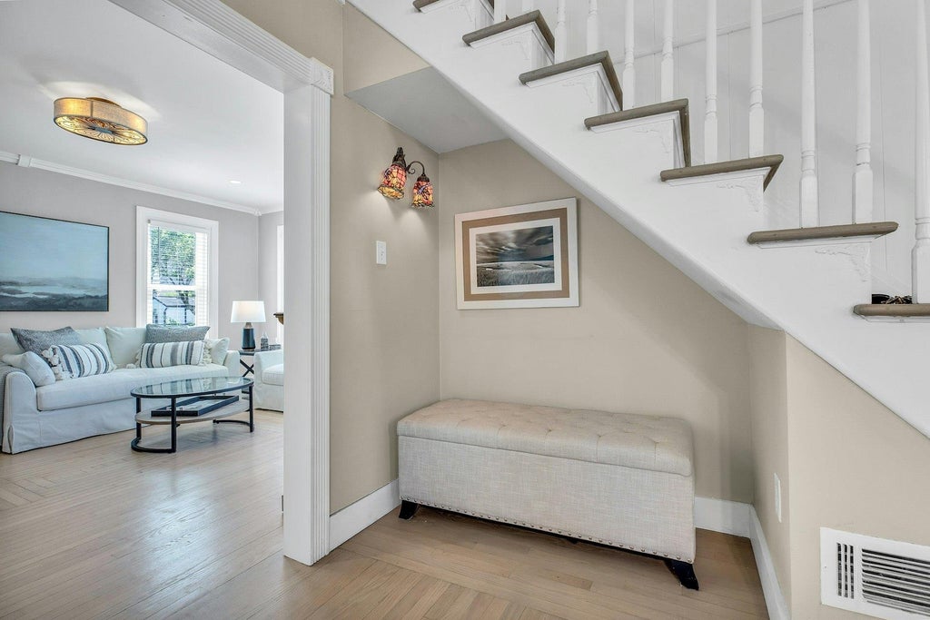 8 of 33 - 312 5th Avenue, Greenport, NY