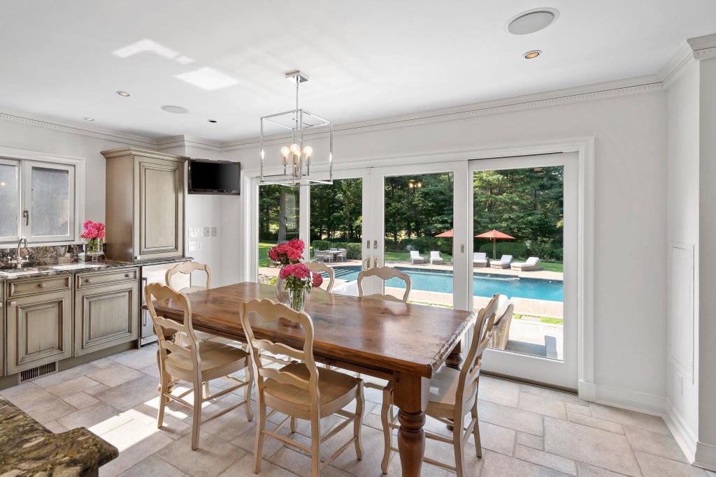 12 of 34 - 15 Beardsley Lane, Lloyd Harbor, NY