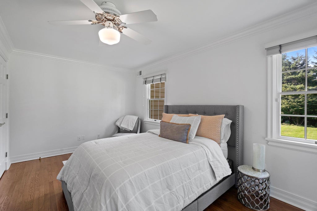 15 of 34 - 15 Beardsley Lane, Lloyd Harbor, NY