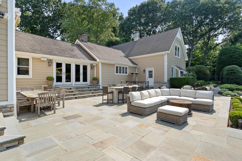25 of 34 - 15 Beardsley Lane, Lloyd Harbor, NY