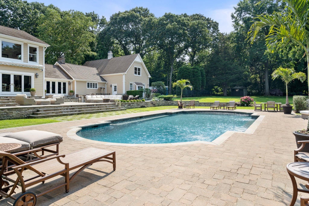 26 of 34 - 15 Beardsley Lane, Lloyd Harbor, NY