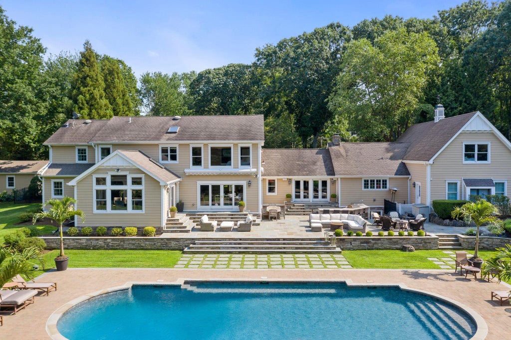 28 of 34 - 15 Beardsley Lane, Lloyd Harbor, NY
