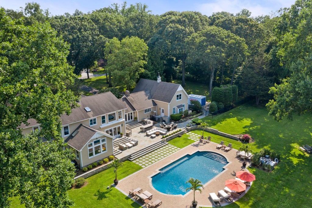 31 of 34 - 15 Beardsley Lane, Lloyd Harbor, NY