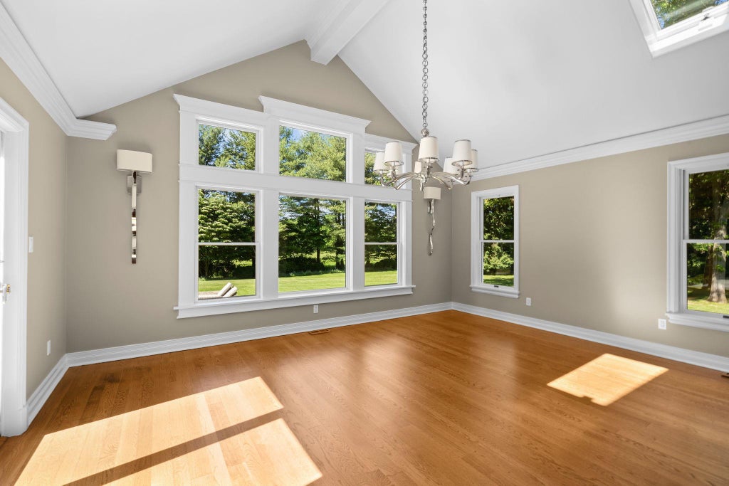 7 of 34 - 15 Beardsley Lane, Lloyd Harbor, NY