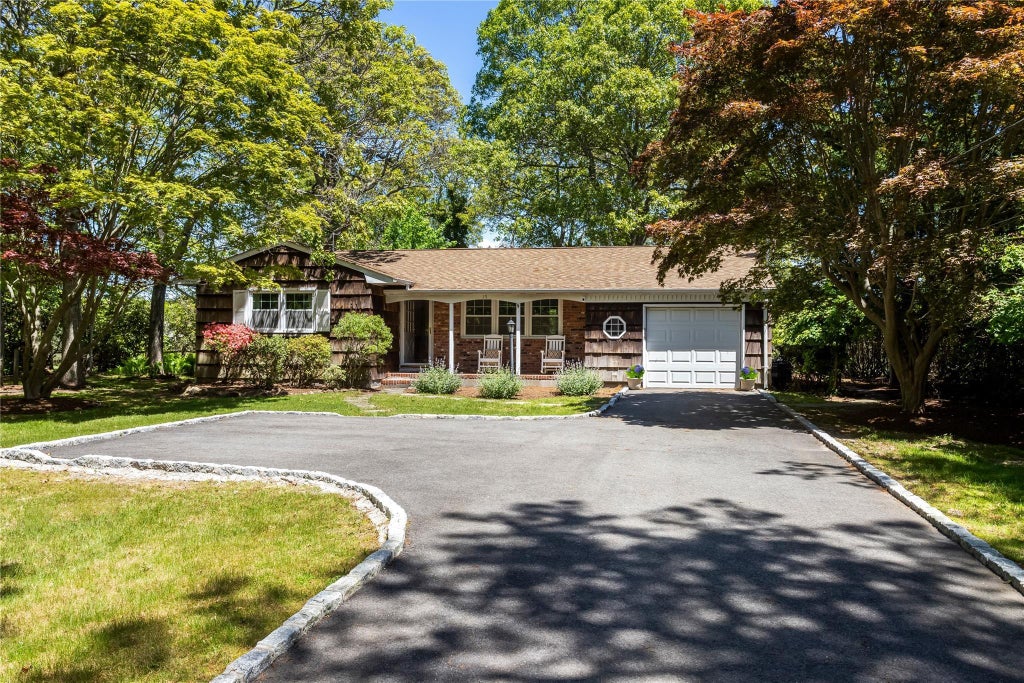 15 Indian Run Road, East Quogue