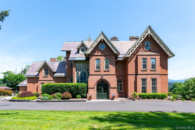 560 Grand Avenue, Balmville