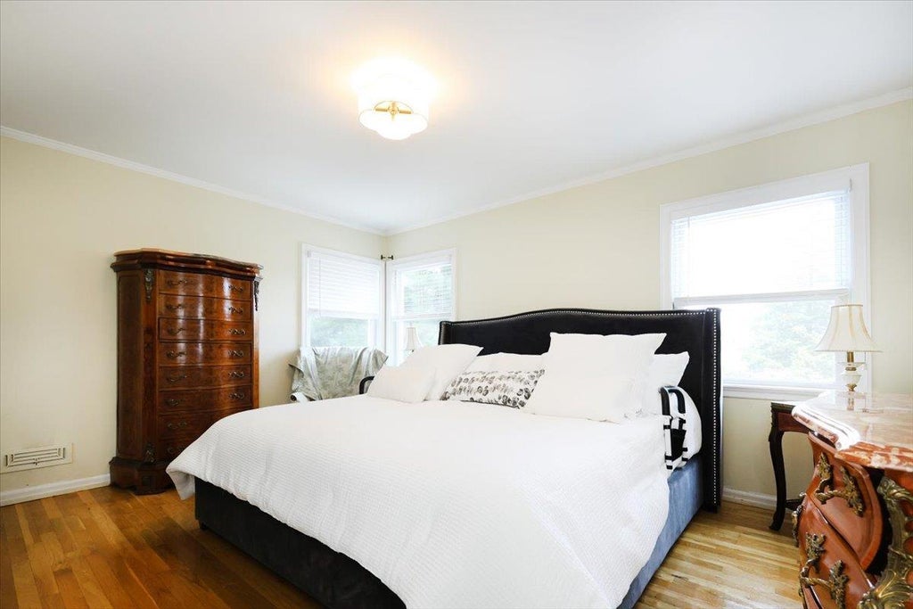 14 of 32 - 50-54 Deepdale Place, Little Neck, NY