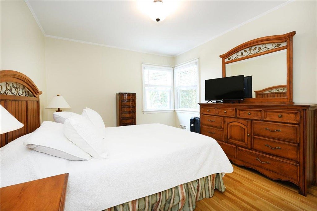 17 of 32 - 50-54 Deepdale Place, Little Neck, NY