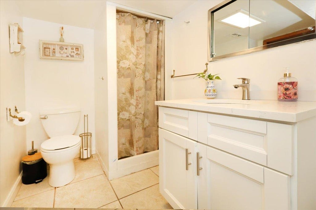22 of 32 - 50-54 Deepdale Place, Little Neck, NY