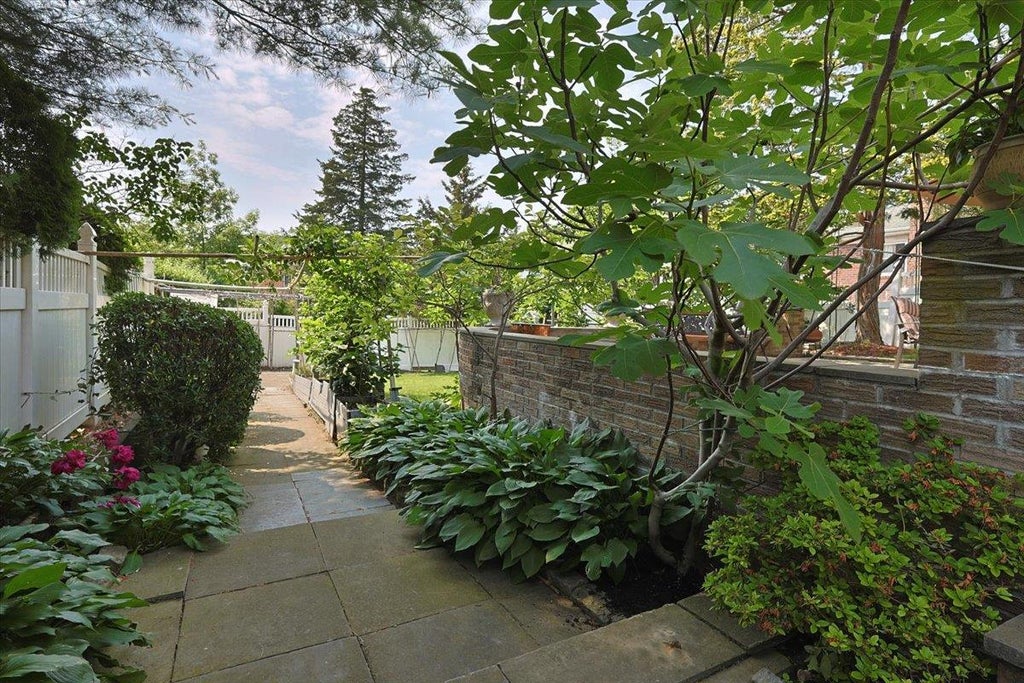 24 of 32 - 50-54 Deepdale Place, Little Neck, NY