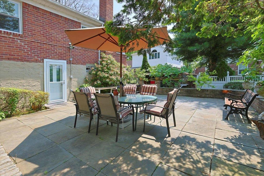 25 of 32 - 50-54 Deepdale Place, Little Neck, NY