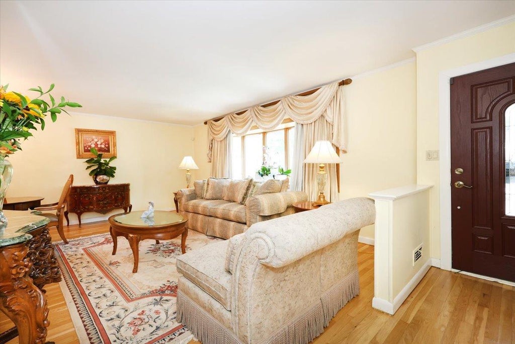 8 of 32 - 50-54 Deepdale Place, Little Neck, NY
