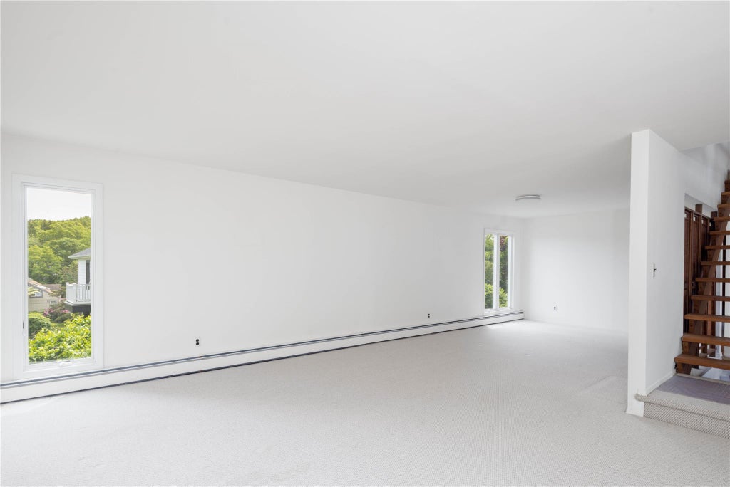 9 of 28 - 6 Bay View Drive, Hampton Bays, NY