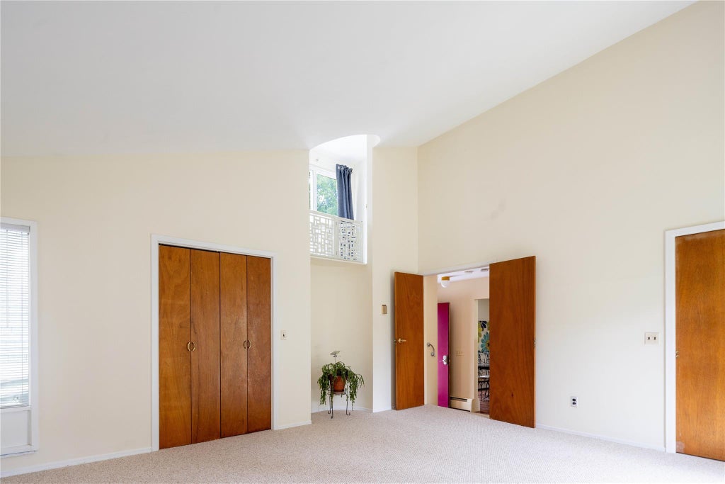 15 of 28 - 6 Bay View Drive, Hampton Bays, NY