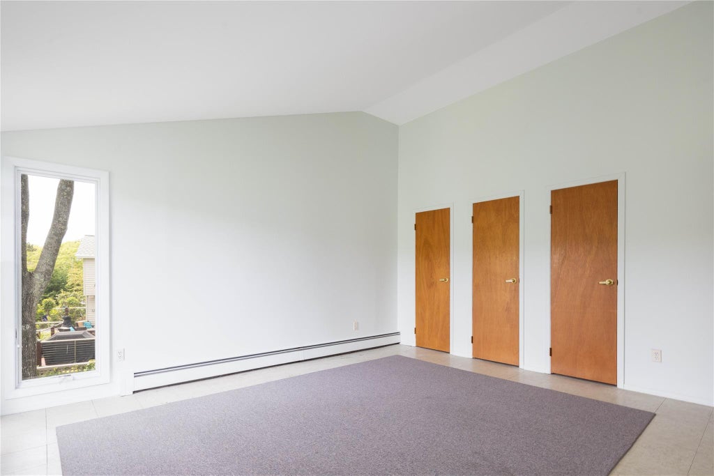 23 of 28 - 6 Bay View Drive, Hampton Bays, NY