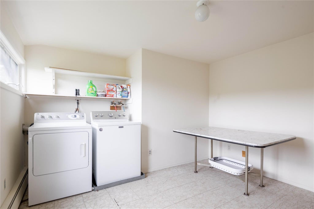 24 of 28 - 6 Bay View Drive, Hampton Bays, NY