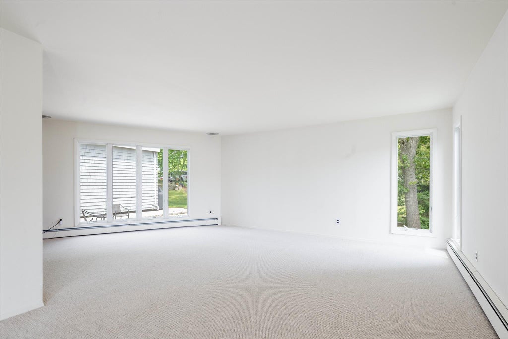 8 of 28 - 6 Bay View Drive, Hampton Bays, NY